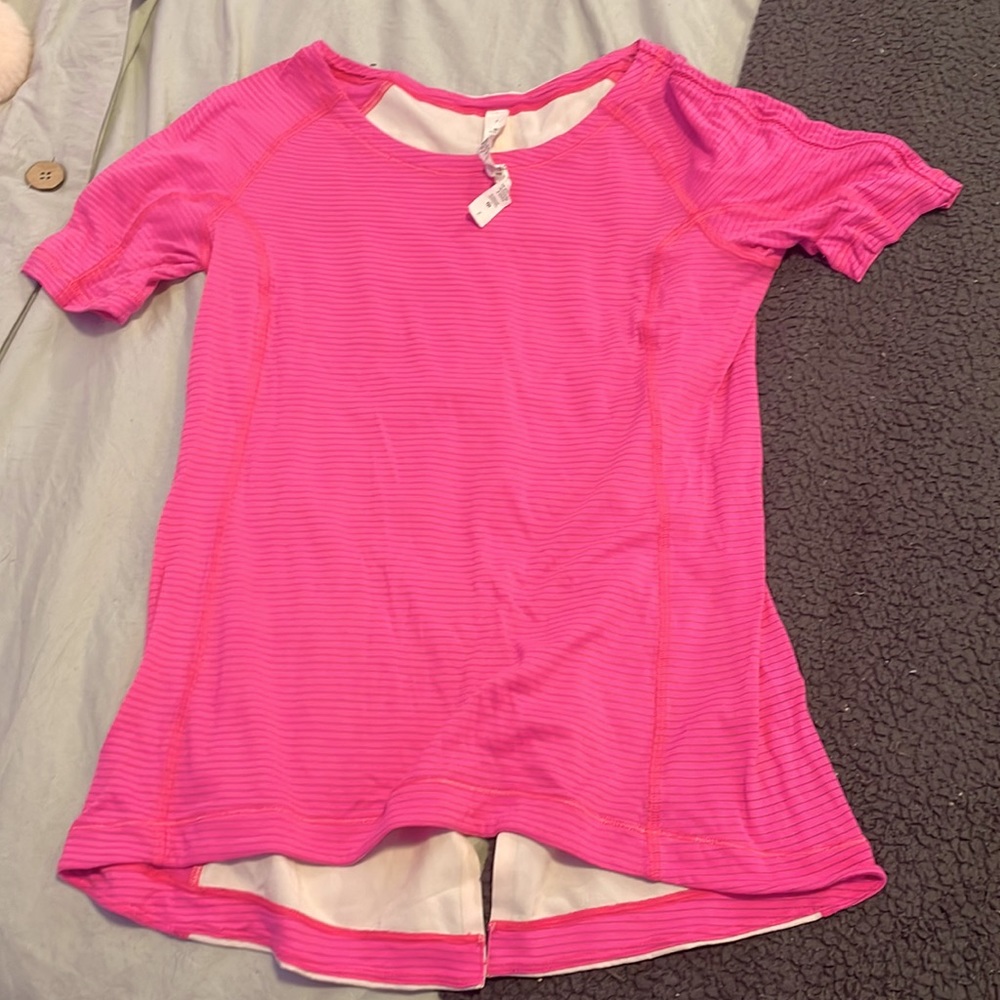 Vintage lululemon shirt (sonic pink)
